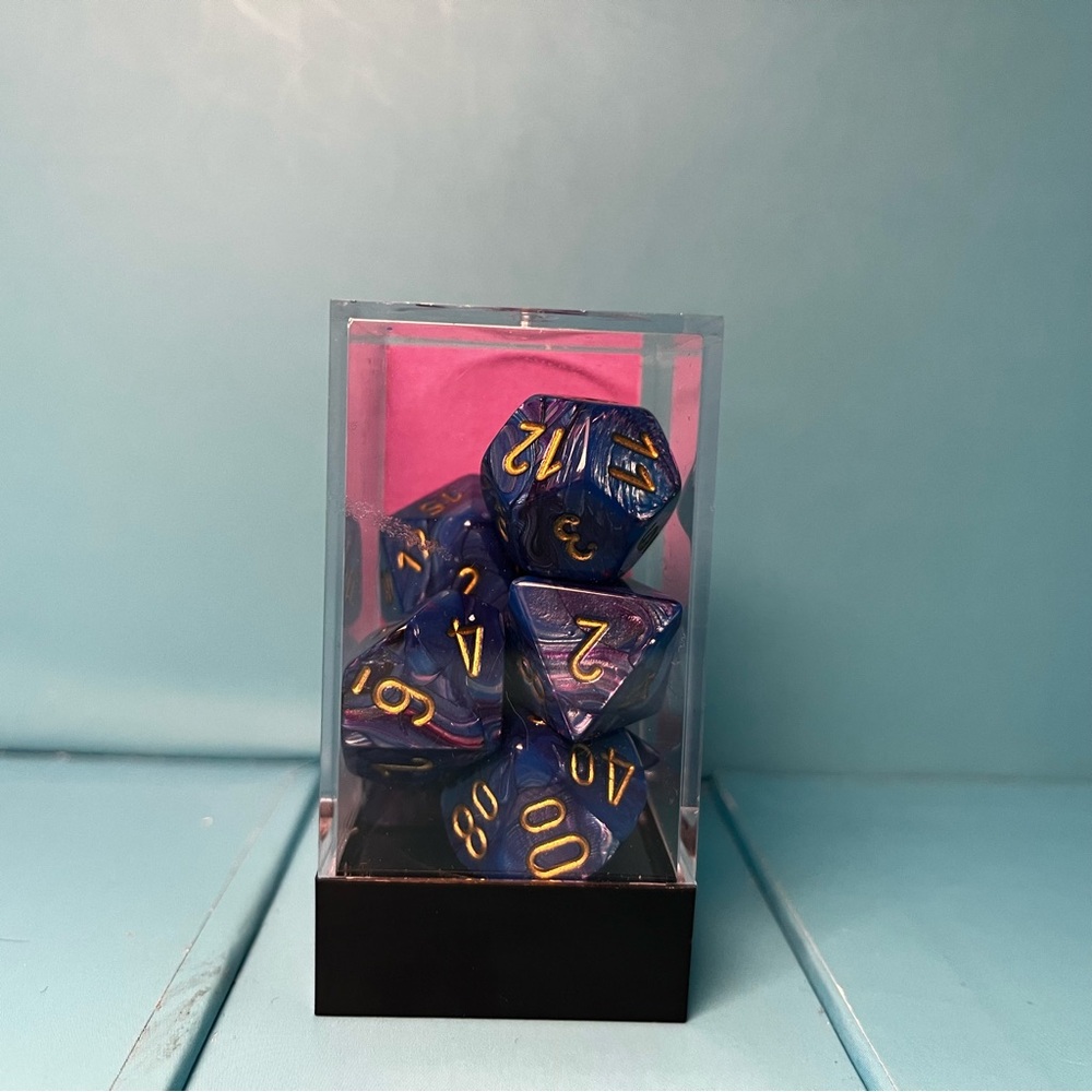 Chessex - CHX 27497 - Lustrous Polyhedral 7-Die Set - Purple with Gold